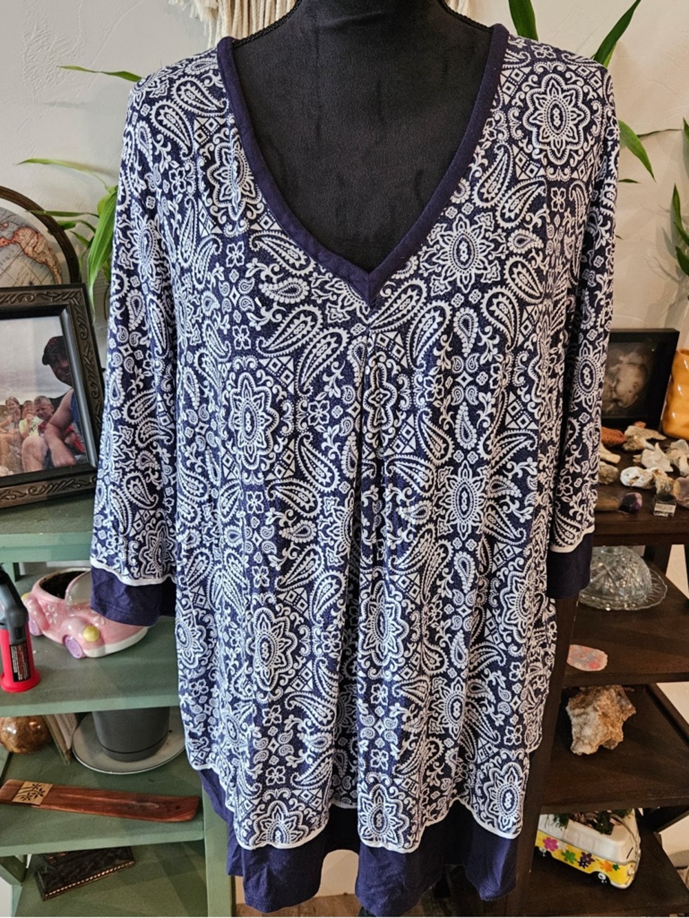 Simply Vera Vera Wang Navy and White Paisley V-Neck Tunic